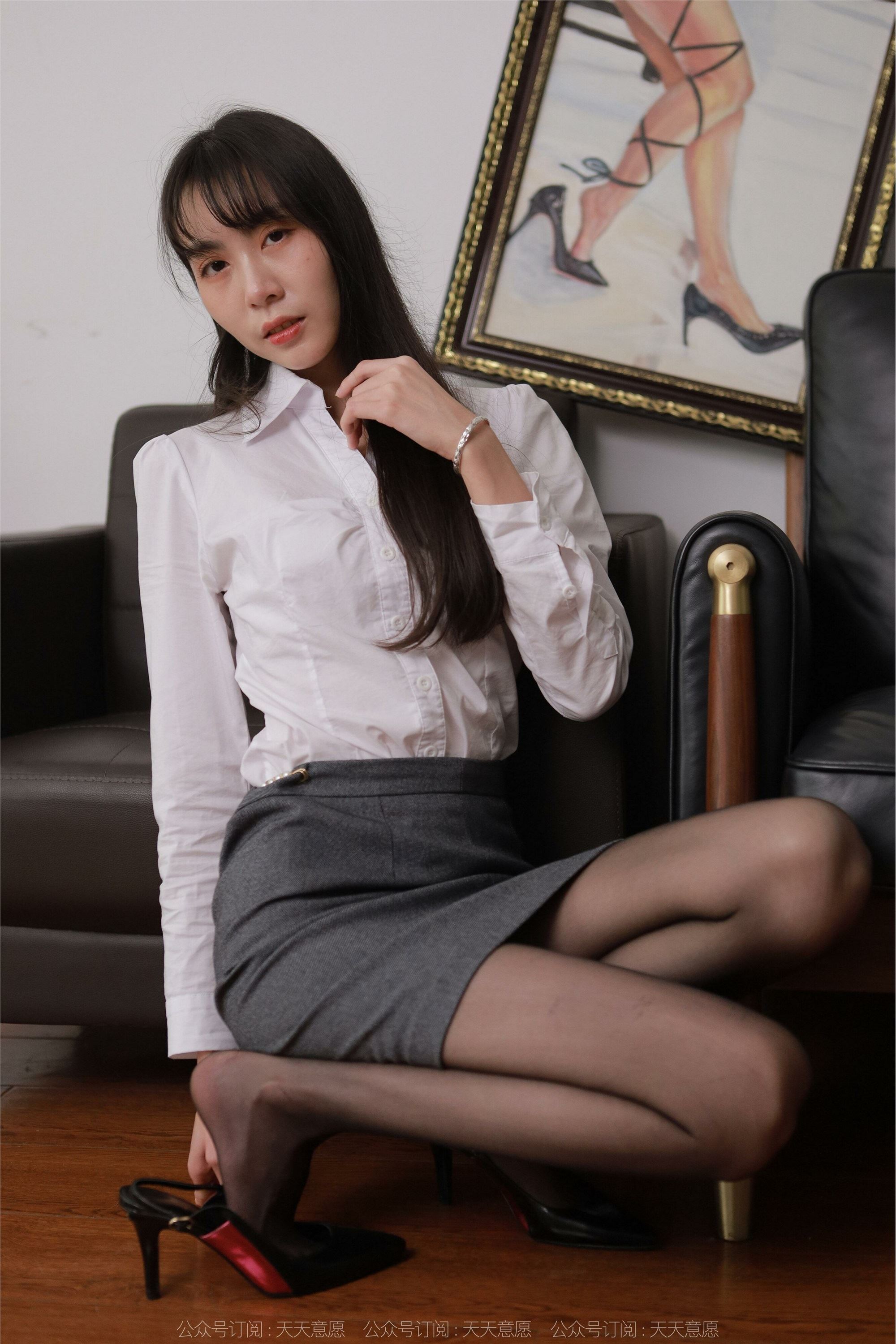 IESS异思趣向 2022.03.18 丝享家1032：团团《黑丝职业装》